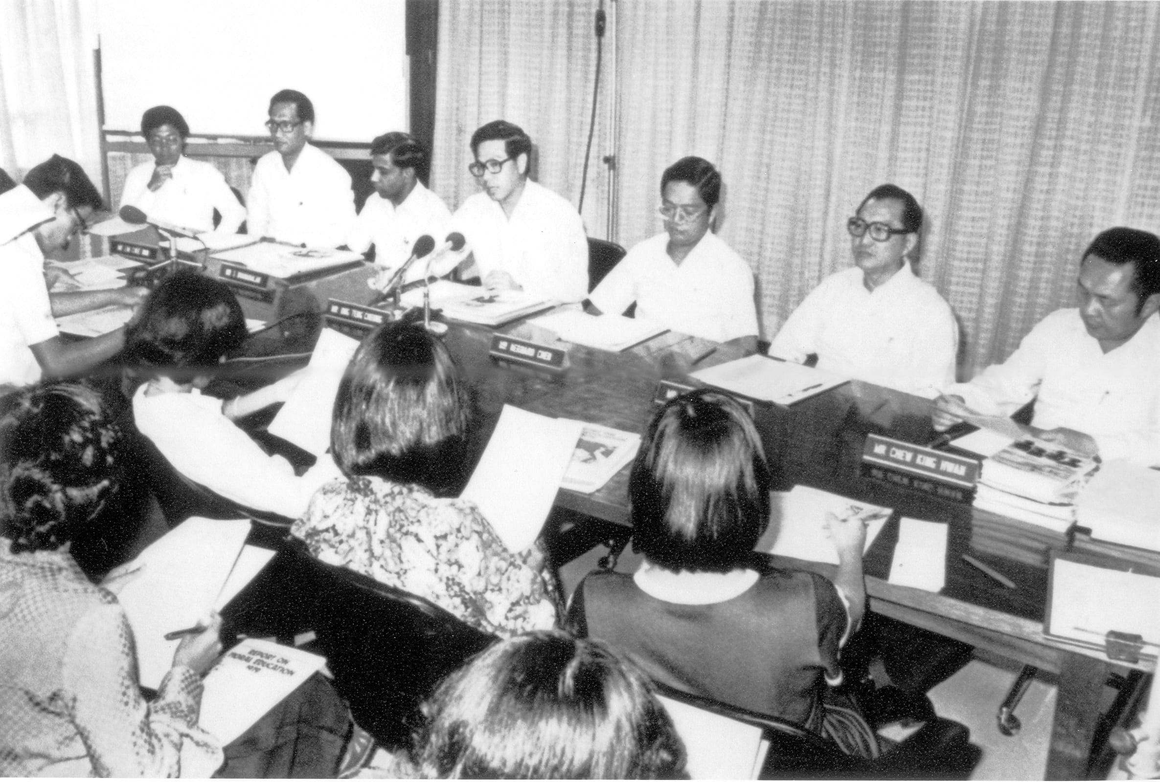 Press conference on Moral Education, 1972. Collection of Ong Teng Cheong, courtesy of National Archives of Singapore.